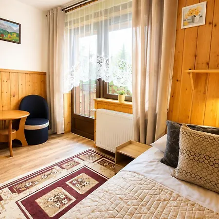 Willa POŚREDNIA - widok na Tatry z każdego pokoju-3
